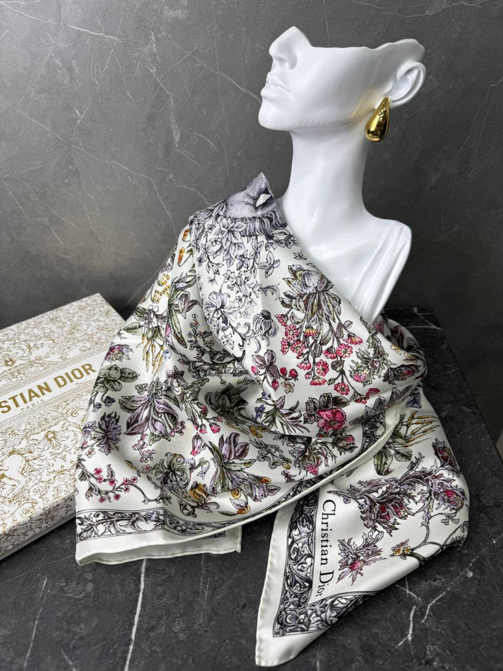 Платок Christian Dior