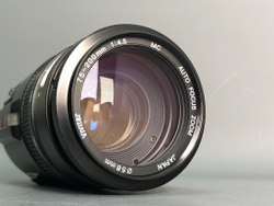 Vivitar 75-200 mm f/ 4.5 MC Auto Focus Zoom Minolta MD Окислен где батарейки