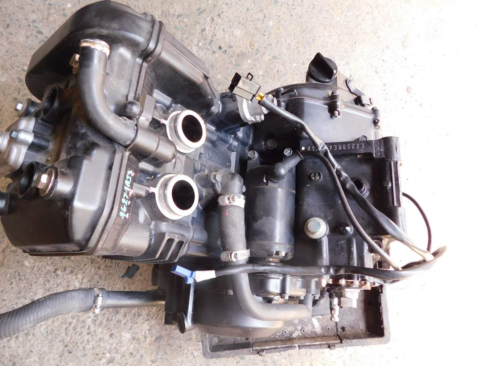 Двигатель Kawasaki Ninja 250R EX250K EX250KEA26258