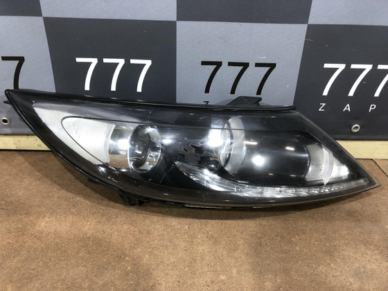 Фара правая галоген с ДХО Kia Sportage 3 (SL) 10-16 Б/У Оригинал 921023U250