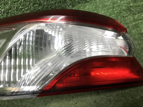 Фонарь левый внеш. Toyota Camry xv70 17-нв галоген