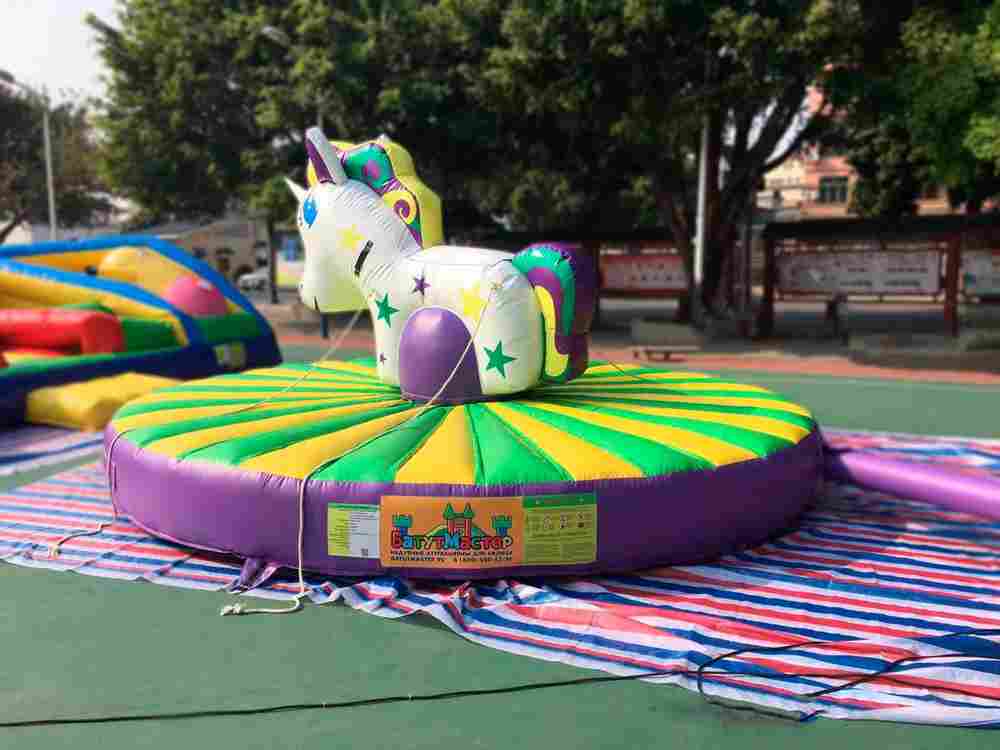 Надувная командная игра "Удержись в седле" 5*5*2,6м