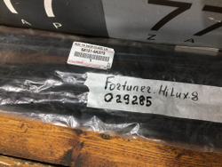 Уплотнитель стекла переднего левого Hilux 8 Новый Оригинал 681510K070