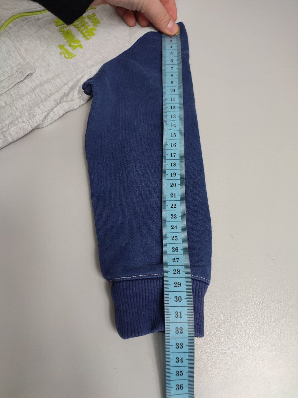 Толстовка практичная на 2/3 года