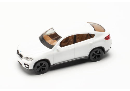 Автомобиль BMW X6, белый, черные диски