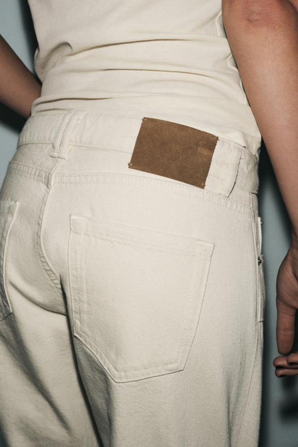 ZARA ДЖИНСЫ ZW COLLECTION CIGARRETE СО СРЕДНЕЙ ПОСАДКОЙ, ЭКРЮ