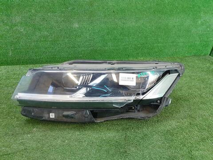 Битая Фара левая VW Touareg 3 (2018-н.в.) LED
