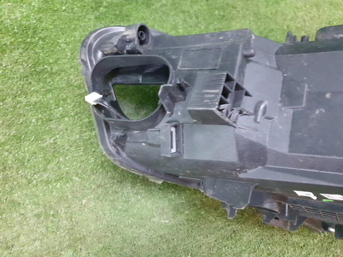 Битая Фара правая BMW X1 F48 (2015-2019) LED