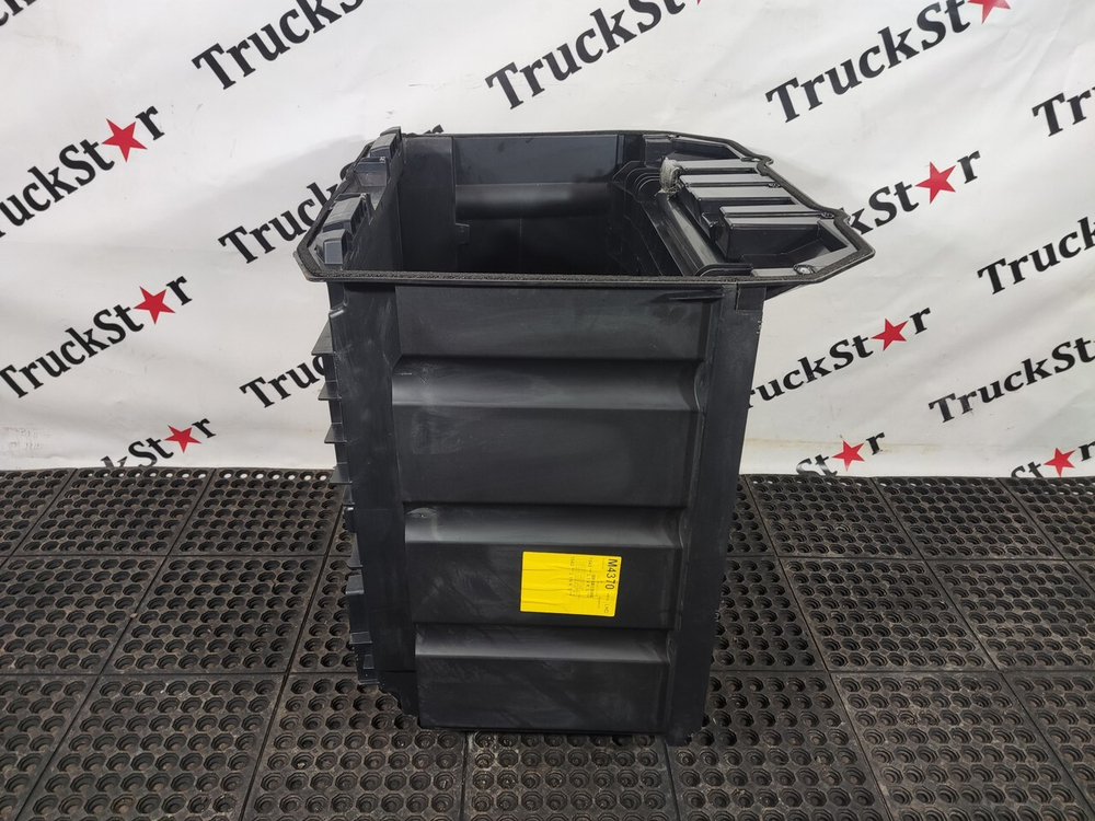 Ящик инструментальный левый 2023г