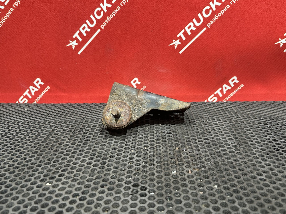 Кронштейн радиатора левый