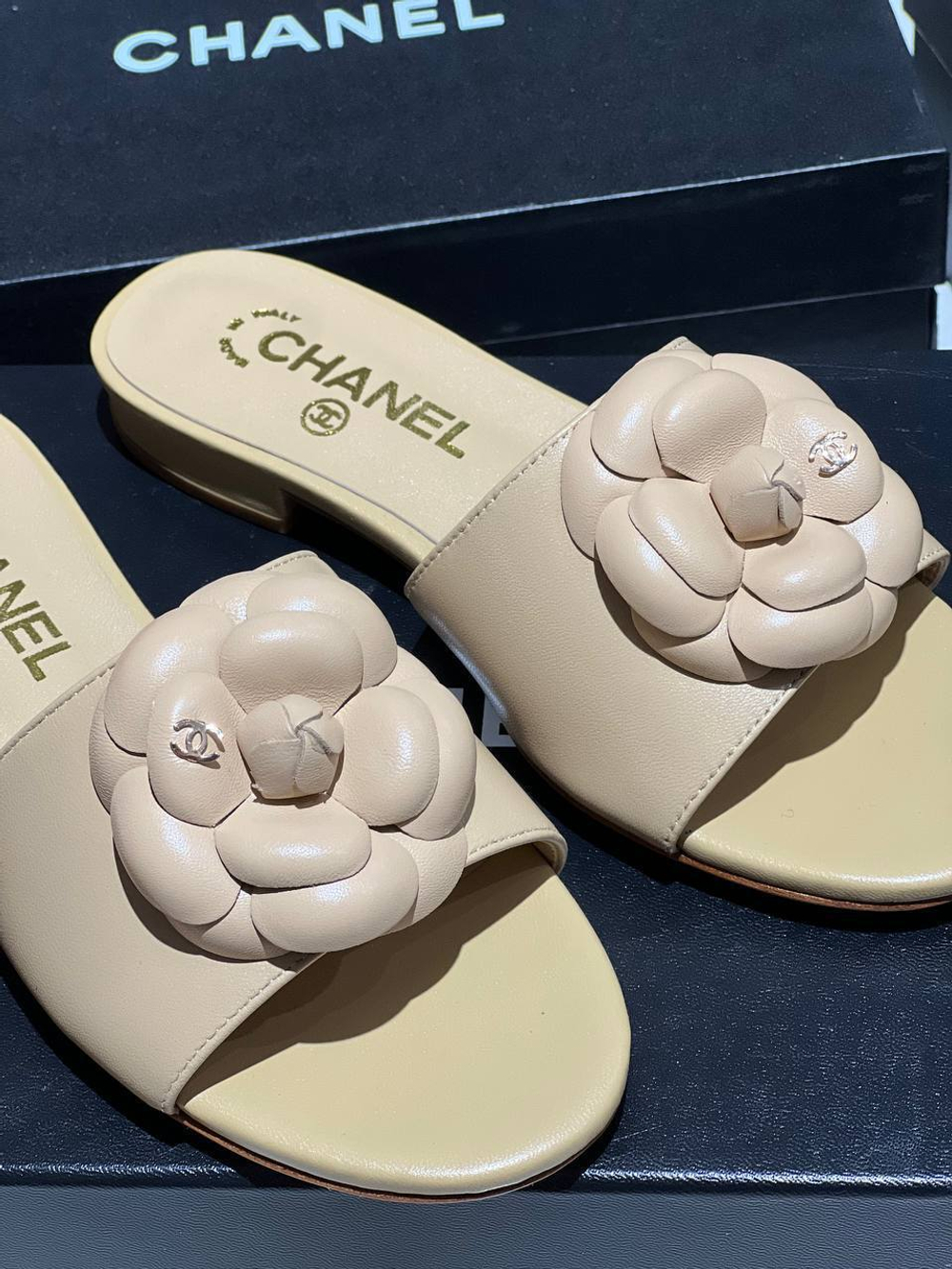 Шлепанцы CHANEL