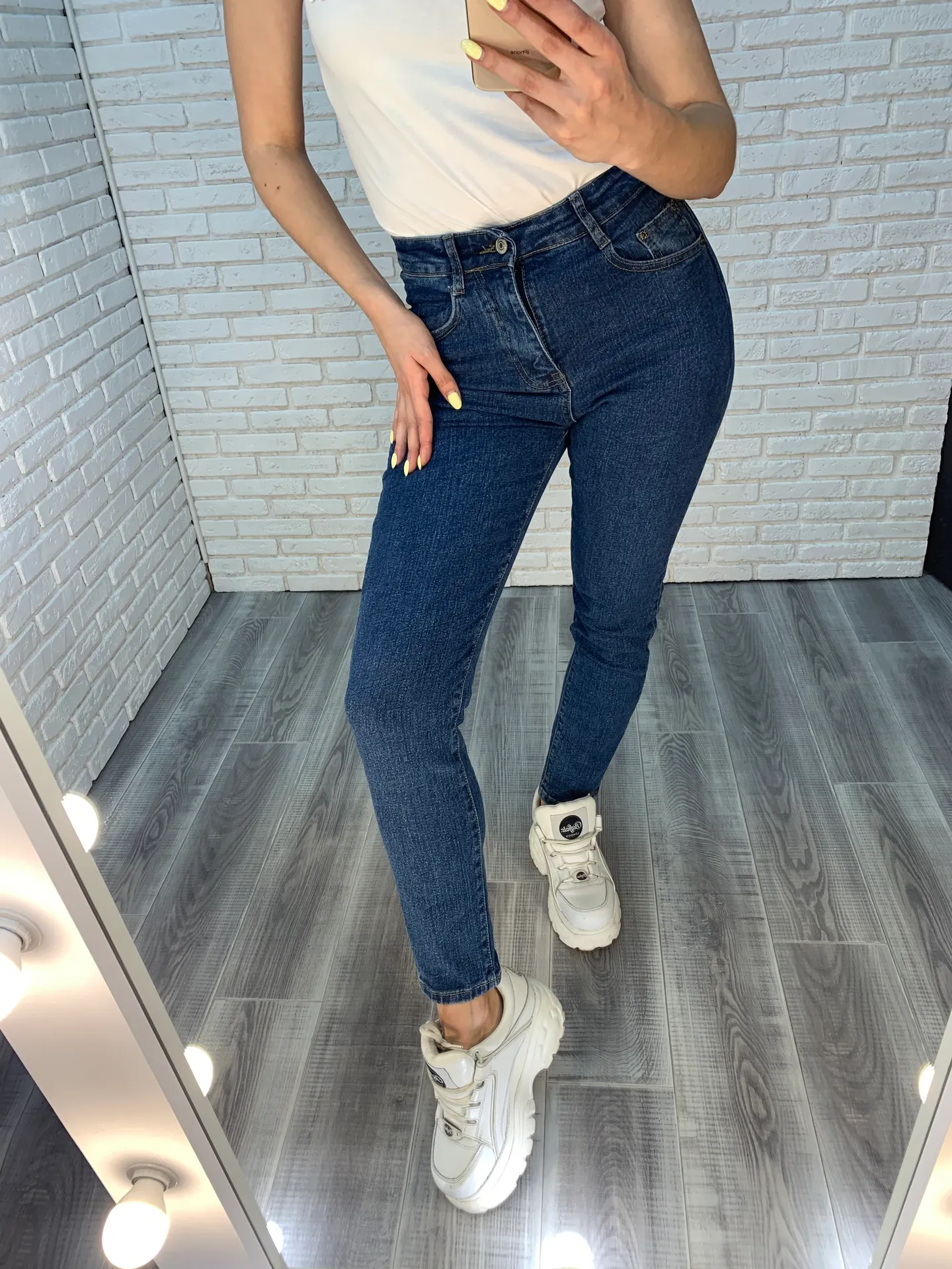 стрейчевые джинсы женские недорого