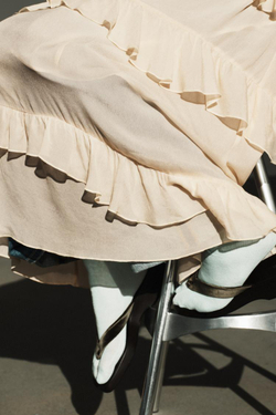 ZARA ПЛАТЬЕ МИДИ С ВОЛАНАМИ, КРЕМОВЫЙ