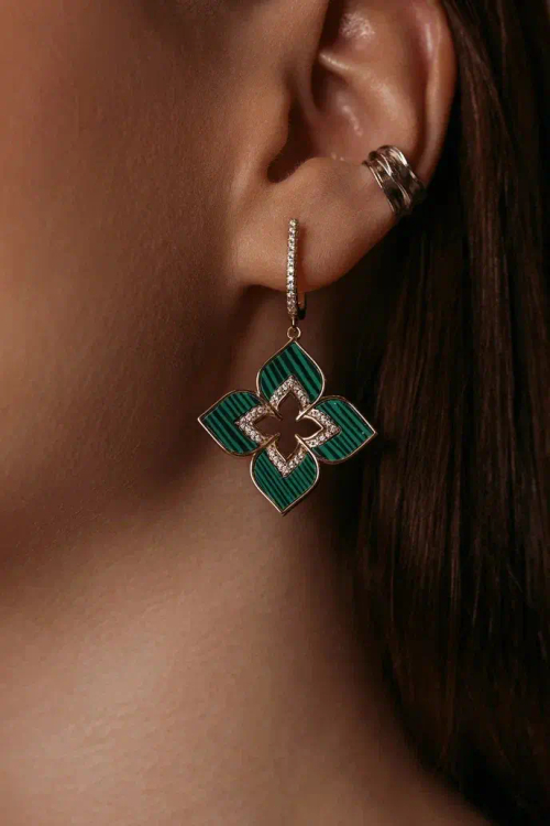 Серьги "TRUE FLOVERS" динамичные с малахитом в золочении