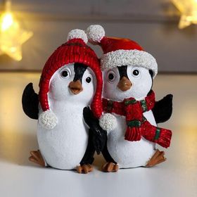 Сувенир полистоун Парочка пингвинов в шапке-ушанке и колпаке, красный 9х5,5х9,5 см