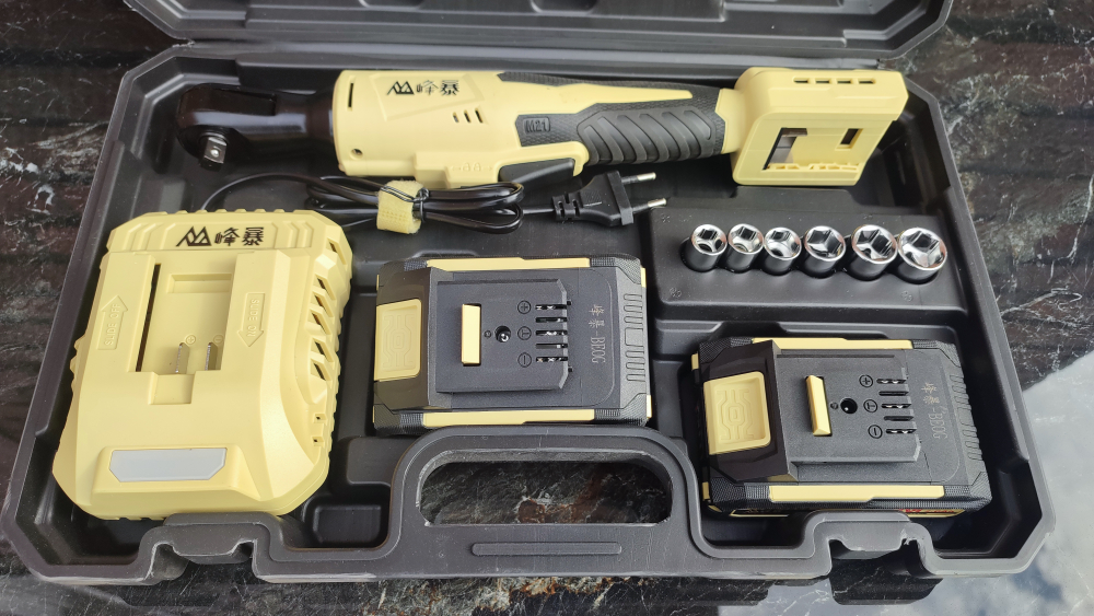 Аккумуляторный инструмент Трещетка Feng Bao FB-407