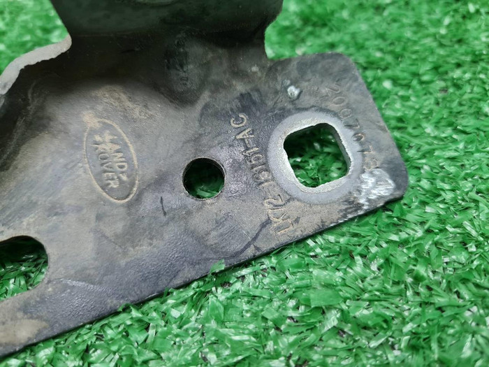 Петля капота левая LR Discovery Sport (2019-н.в.)