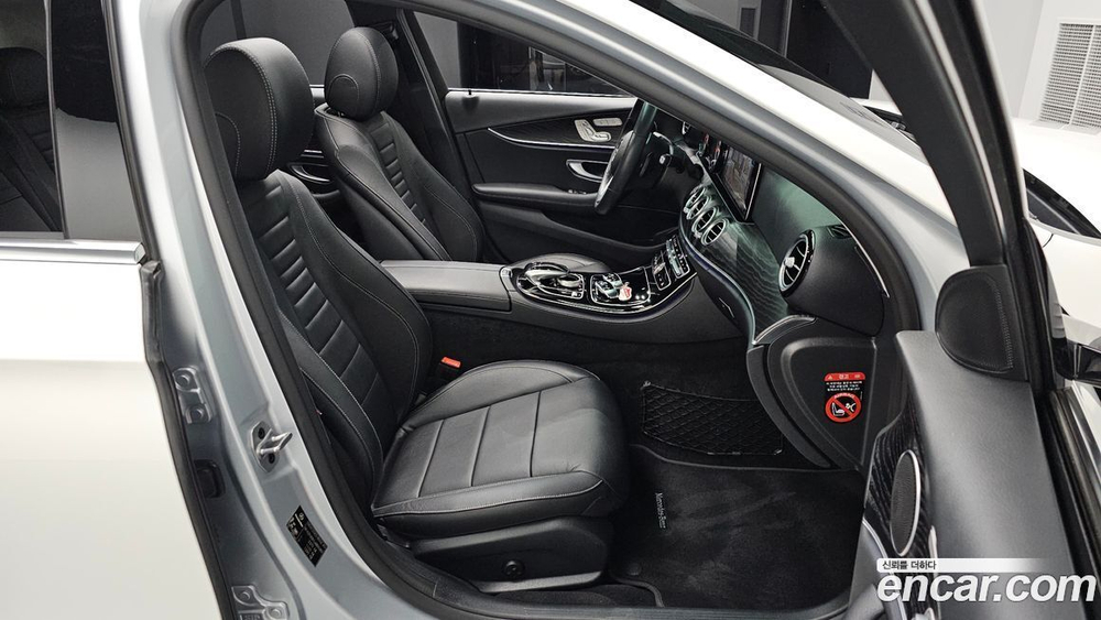 Mercedes-Benz E-Class W213 E220d Avangarde (09.2020)