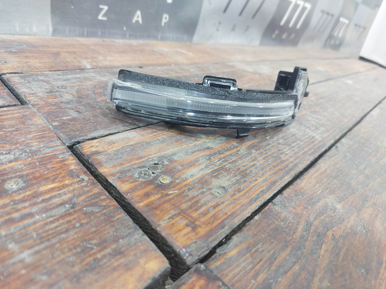 Повторитель поворота в зеркало правый Haval Jolion 21-нв Б/У Оригинал 24774008GWCZXD03