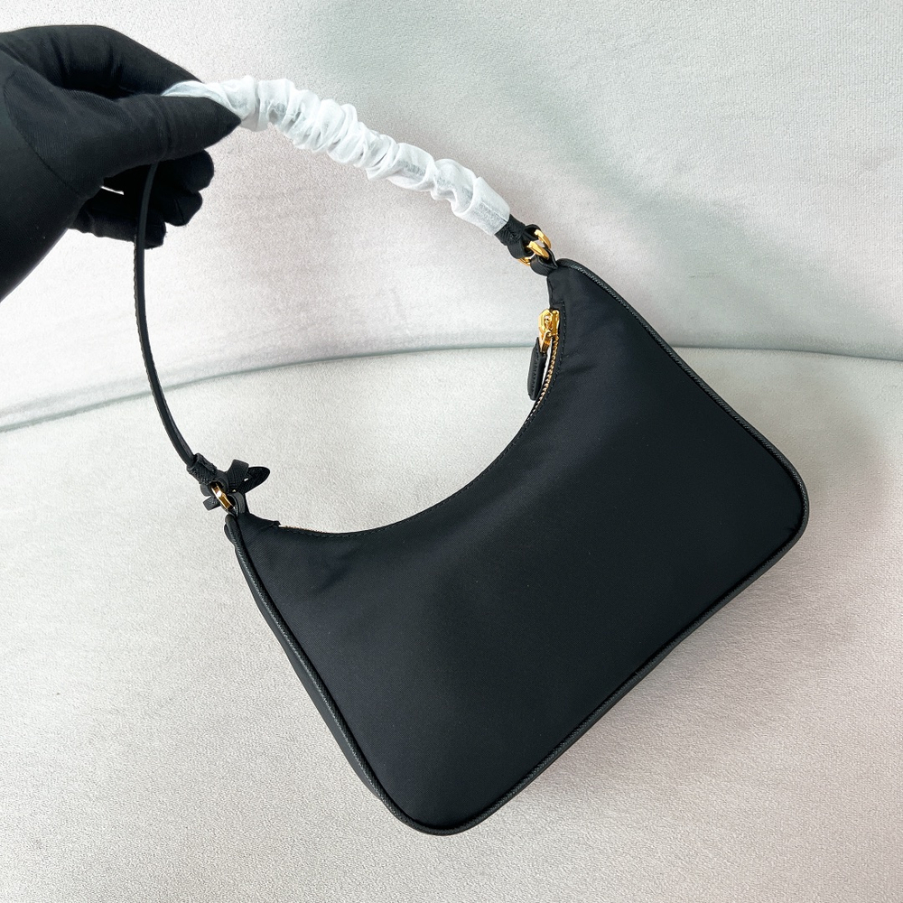 Prada Re-Edition 2005 Re-Nylon
