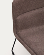 Кресло Zahara коричневого цвета и сталь в черной отделке