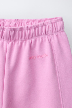 ZARA БРЮКИ WIDE LEG ИЗ ТКАНИ ИНТЕРЛОК С РЕЛЬЕФНОЙ НАДПИСЬЮ, РОЗОВЫЙ/ЛИЛОВЫЙ