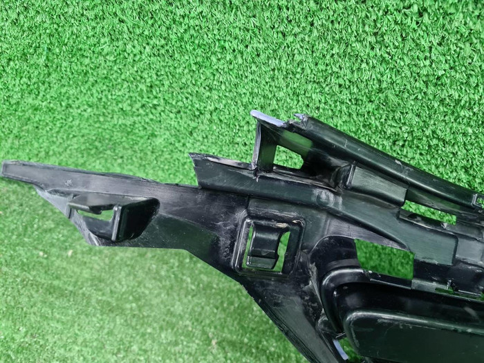 Решетка перед. бампера Mercedes S W223 20-нв AMG