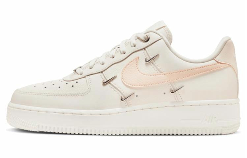 Кроссовки Nike Air Force 1 '07 Lx (Женская размерная сетка)