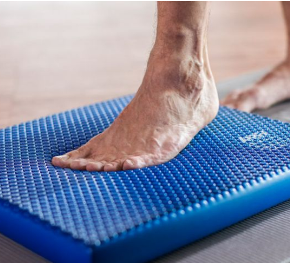 Балансировочная подушка AIREX Balance Pad Solid