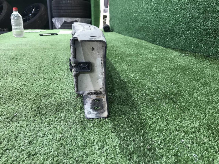 Усилитель передний Range Rover Vogue 4 (2012-2022)