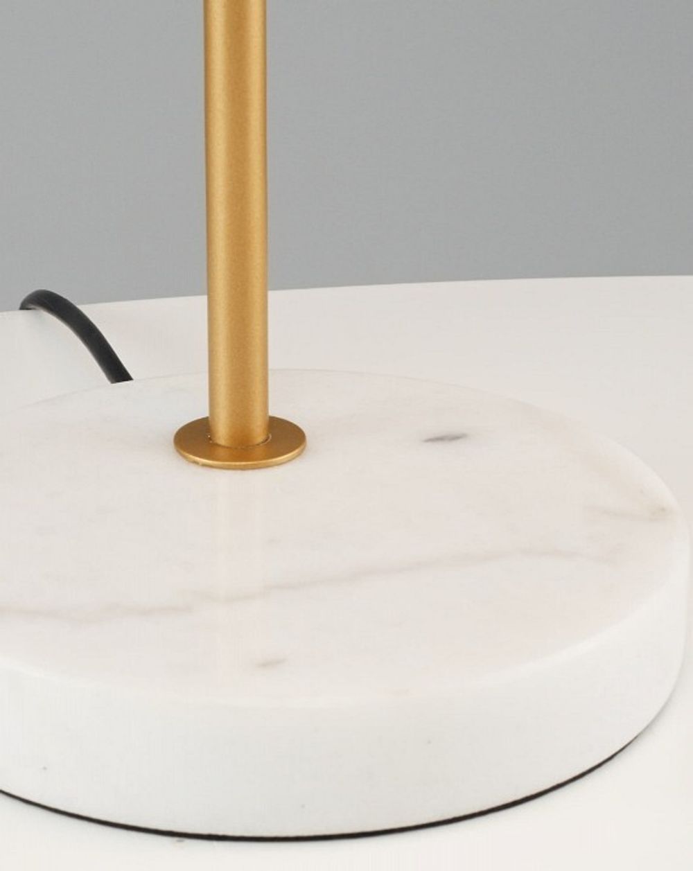 Настольная лампа декоративная Moderli Omaha V11595-1T