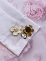 Накладка на пуговицу золотистая с лимонной (бежевой) эмалью в форме цветка с жемчугом (клипса)