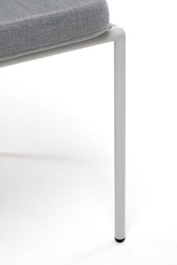 "Диего" стул плетеный из роупа, каркас из стали светло-серый (RAL7035) муар, роуп бежевый круглый, ткань светло-серая