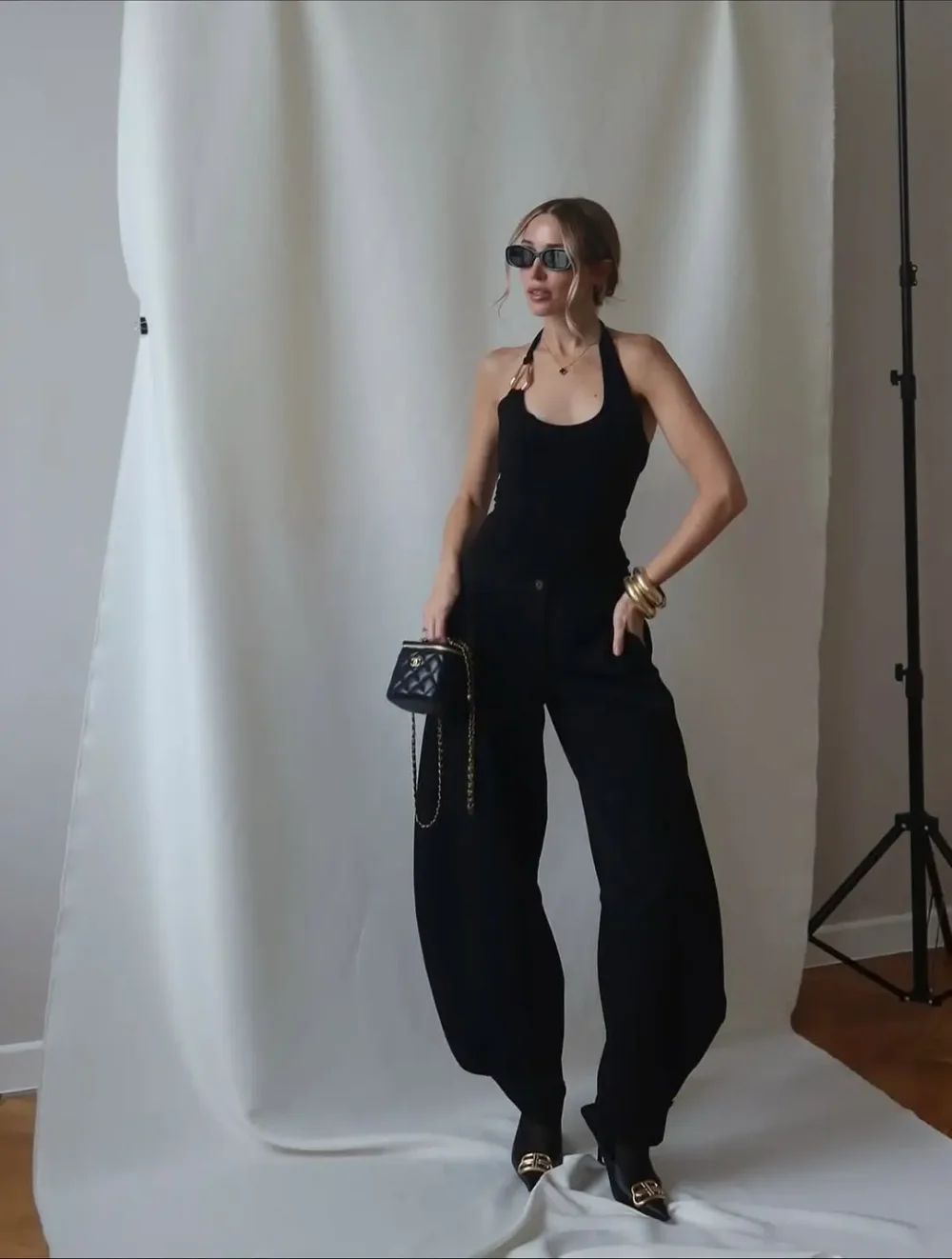 Браслет глянцевый круглой формы под золото