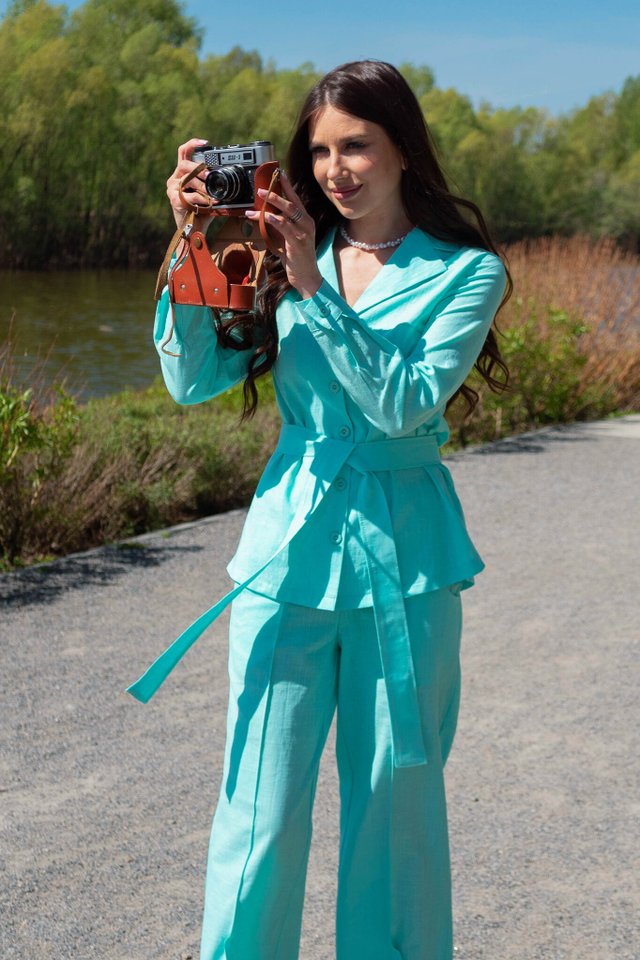 Костюм бирюзового цвета из хлопка