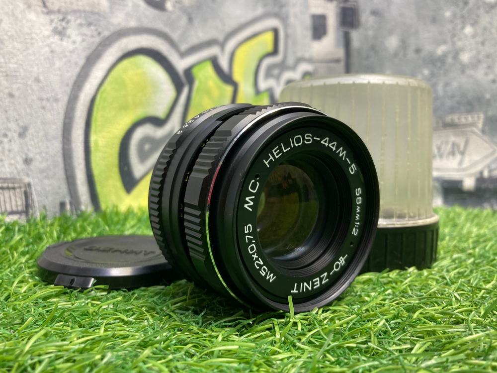 MC Helios-44M-5
