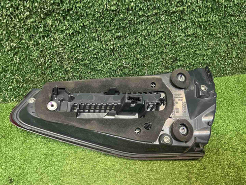 Фонарь левый внутренний BMW 6er G32 (2017-2023)