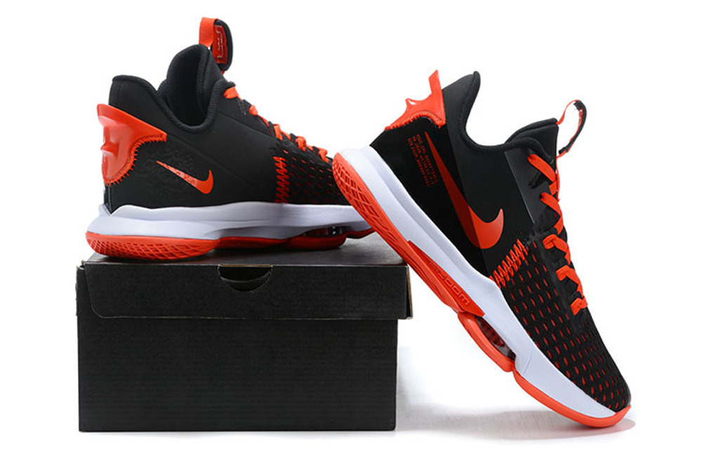 Nike LeBron Witness 5