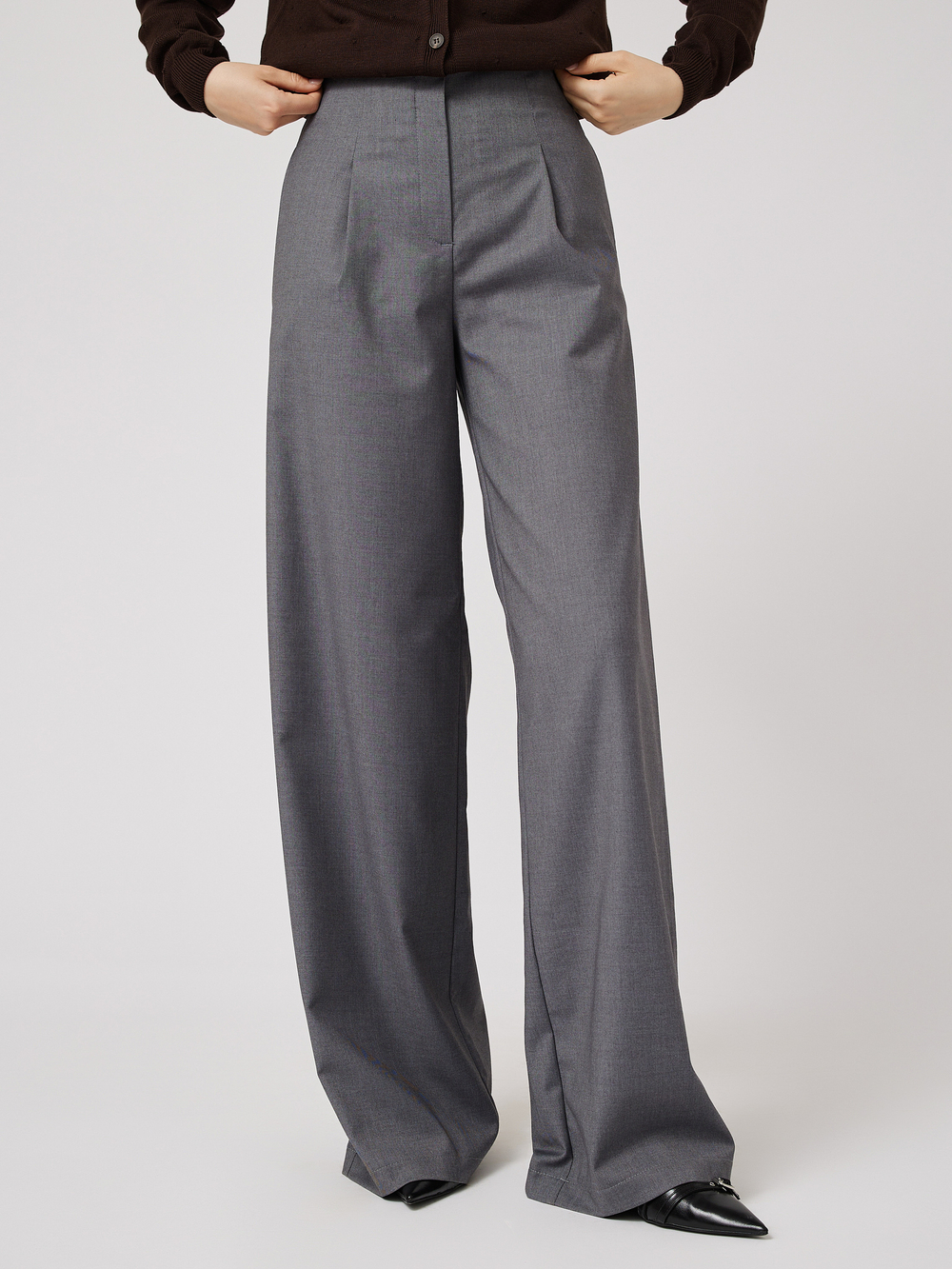 Брюки широкие со складками