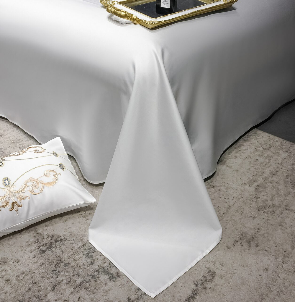 Постельное белье Сатин Гладкокрашеный Вышивка Делюкс на резинке DHCR006