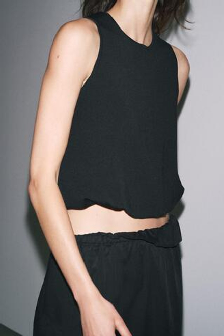 ZARA ТРИКОТАЖНЫЙ ТОП С ОБЪЕМНЫМ НИЗОМ, ЧЕРНЫЙ
