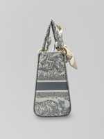 Сумка 15168 прямоугольная тканевая с вышевкой на коротких ручках с платком в комплекте