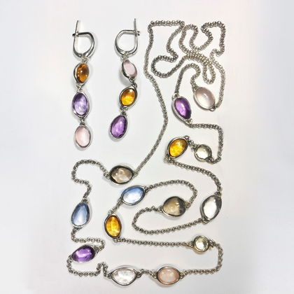 Колье и серьги с самоцветами