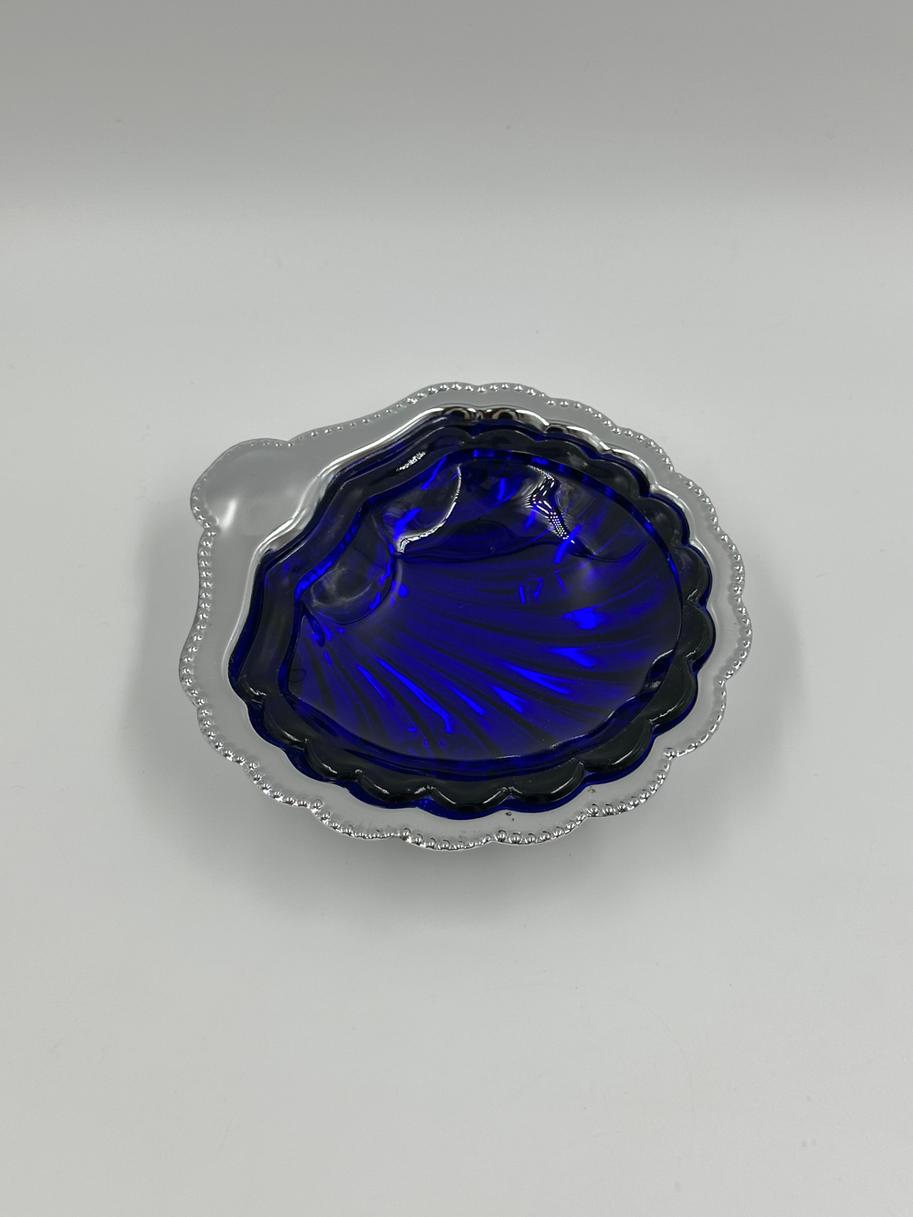 Икорница в виде ракушки