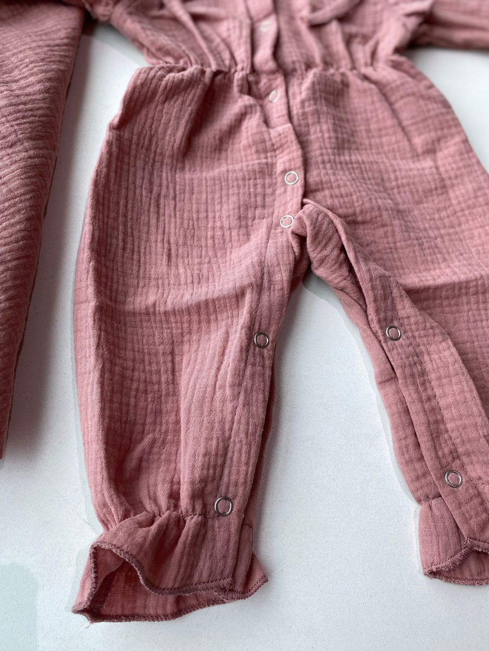 Муслиновый комплект на выписку лето "With Love Платье" 4 пр. (Одеяло, пояс, платье, шапочка) (Цвет: Серый)