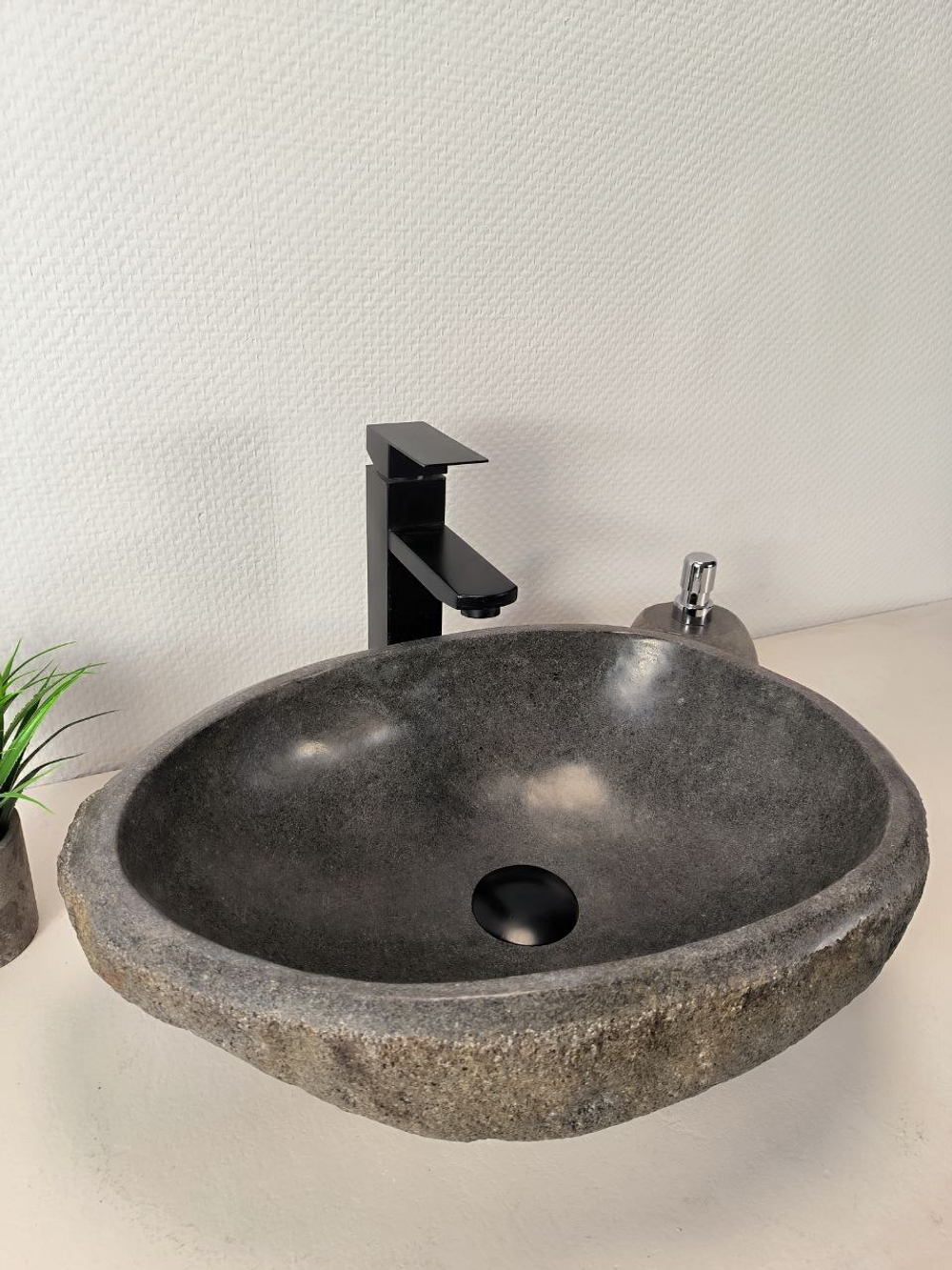 Раковина из речного камня RS-66004 46х35х15 из натурального камня