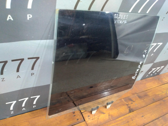 Стекло двери задней левой Suzuki Grand Vitara 2 (JT) 05-15 Б/У Оригинал 8450465J00