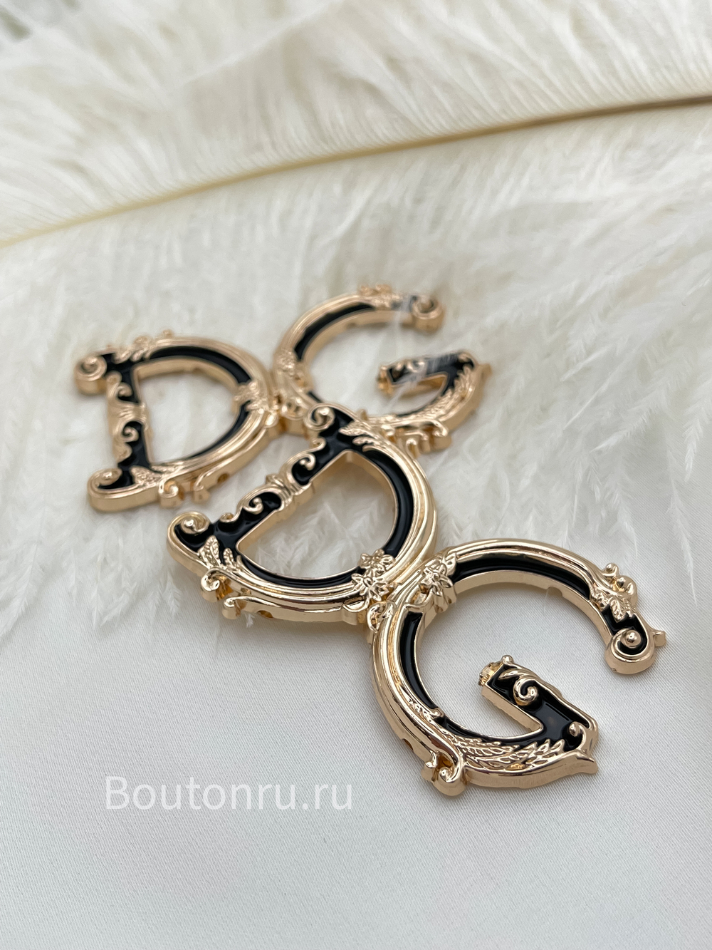 Декоративный пришивной элемент ДГ. золото с черной эмалью
