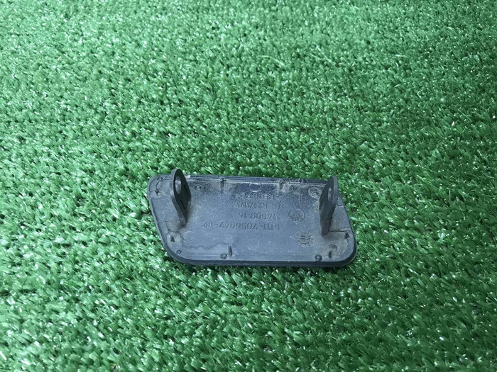 Крышка форсунки левая BMW 5er E60 (2002-2010)