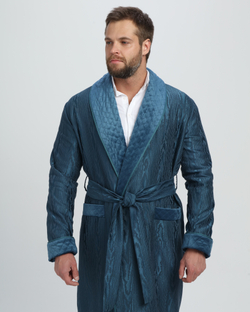 Халат из облегченного жаккарда со стеганными бортами